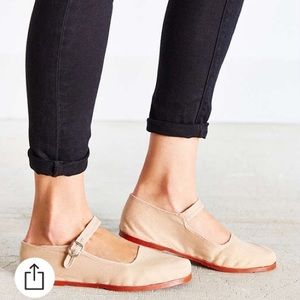 Tan/Beige UO Mary Janes💛